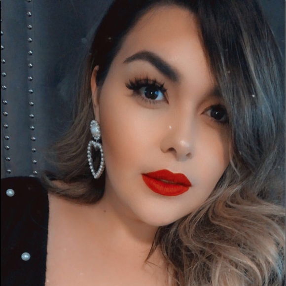 Meet your Posher, Leslie - Picture 2 of 5